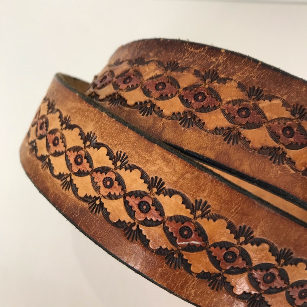 Vintage Brown Tooled Leather Distressed Western Belt - Picture 2 of 7